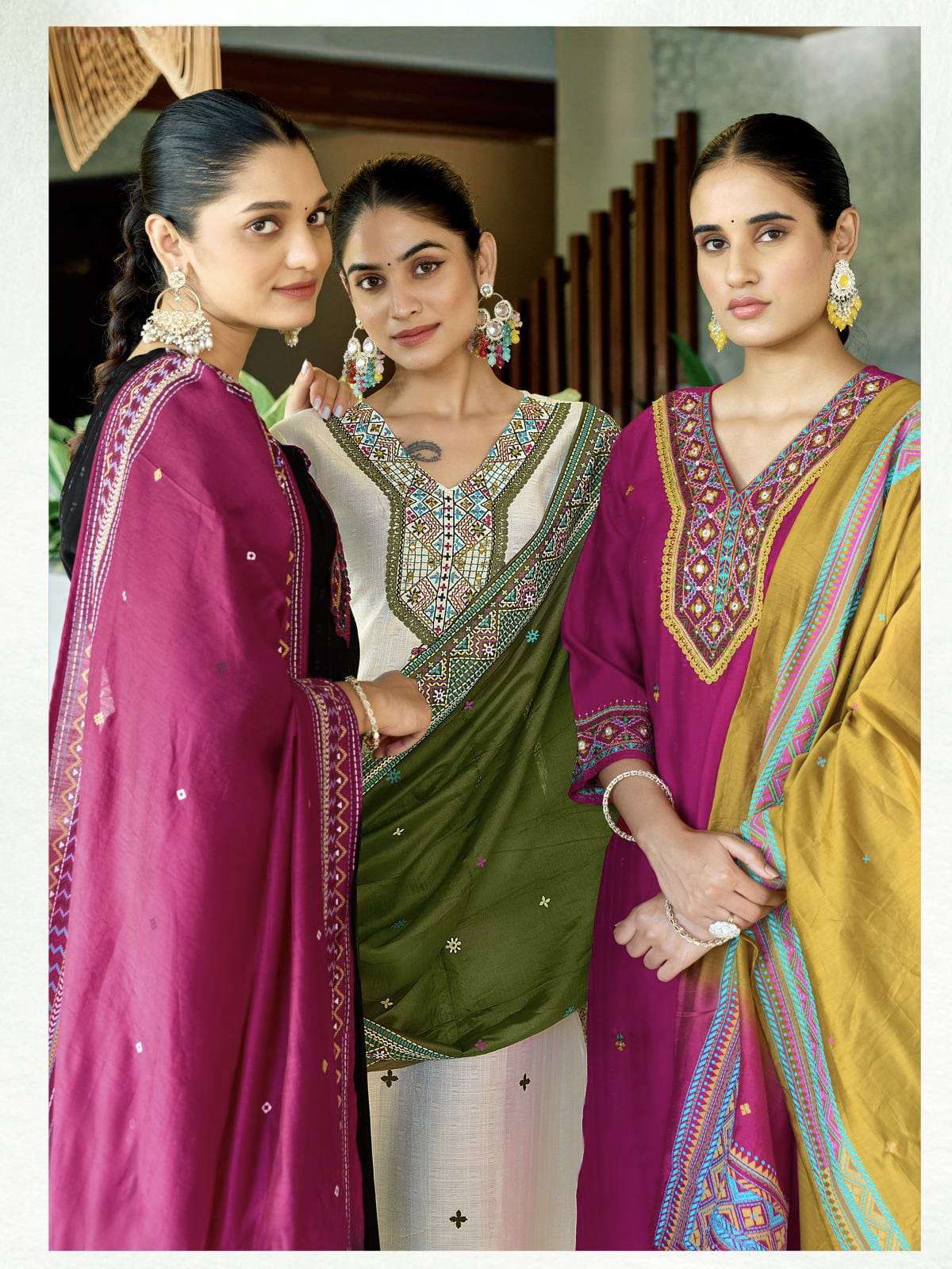 Vardan Kadlee 3PC Set Thread & Hand Work